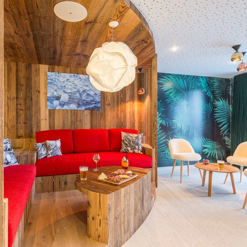 Hotel Eterlou Meribel-hotel bar seating area