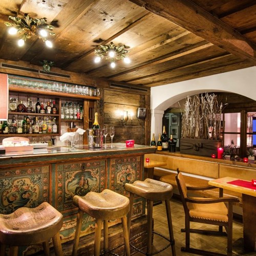Hotel St Georg, ski accommodation in Bad Hofgastein, traditional bar area
