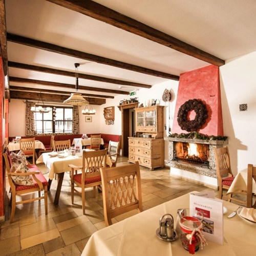 Hotel St Georg, ski accommodation in Bad Hofgastein, restaurant open fire
