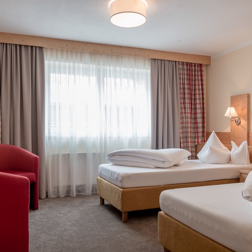 Burghotel Alpenguhn-Ski Accommodation in Obergurgl-Austria-twin room