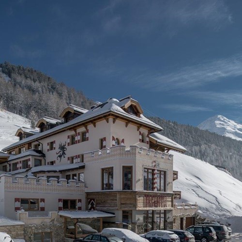 Burghotel Alpenguhn-Ski Accommodation in Obergurgl-Austria-exterior