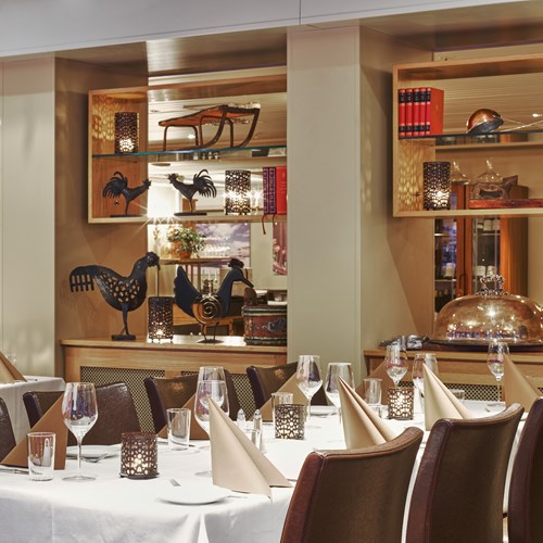 Hotel Bardola, Geilo ski resort, Norway-restaurant dining table
