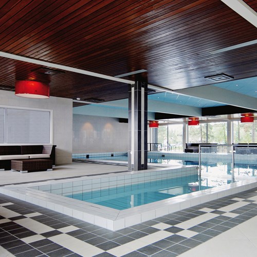 Indoor swimming pool at Hotel Bardola, skiing in Geilo, Norway