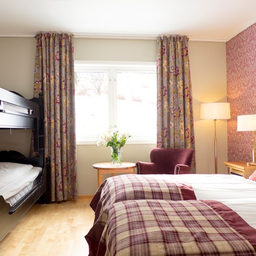 family room with bunk beds-Fretheim Hotel-Flam-Norway