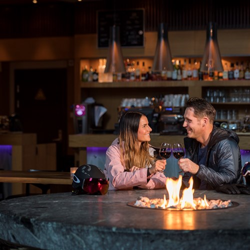 Radisson Blu Trysil bar area with fire