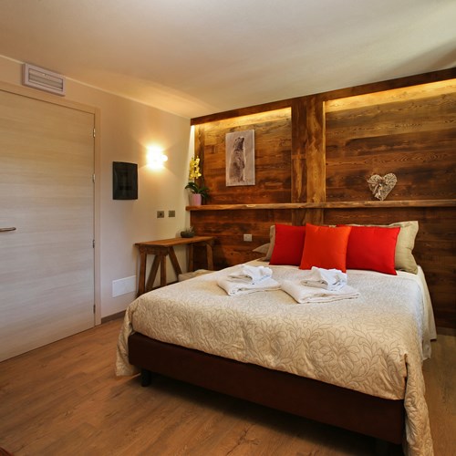 Hotel Serendipity Sauze d'oulx-Italy-room with double bed