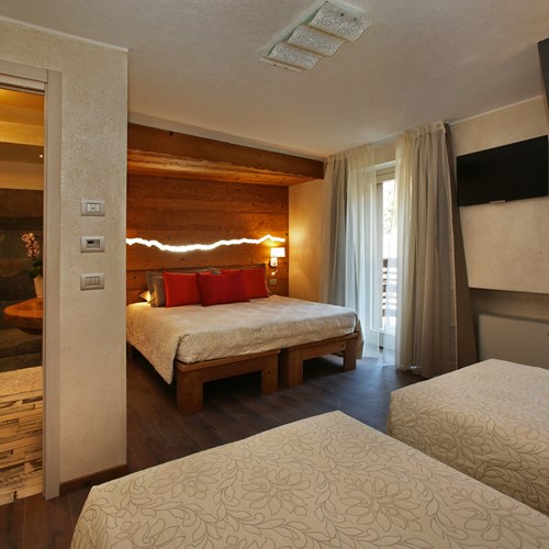 Hotel Serendipity Sauze d'oulx-Italy-triple room