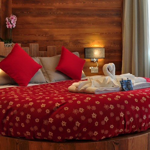 Hotel Serendipity Sauze d'oulx-Italy-round bed
