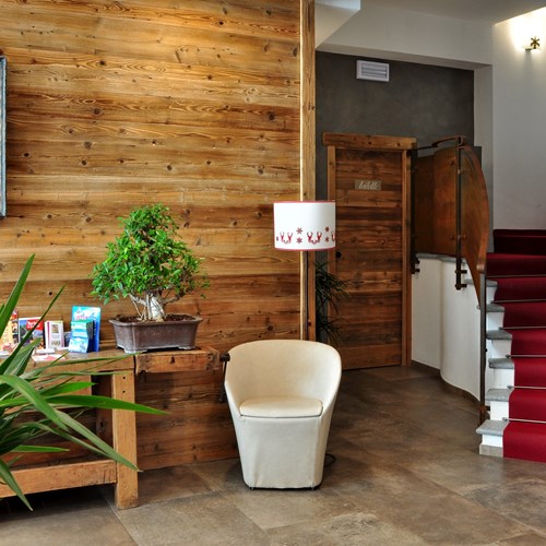 Hotel Serendipity Sauze d'oulx-Italy-lobby area