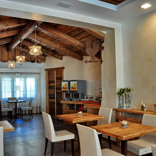 Hotel Serendipity Sauze d'oulx-Italy-breakfast room