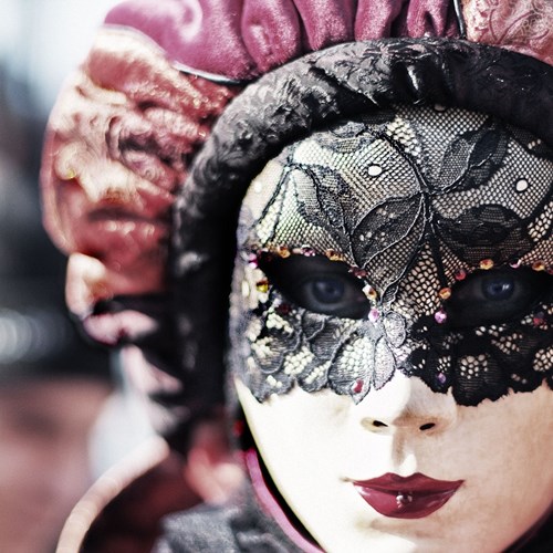 Venice-Cortina multi-centre ski break-mask