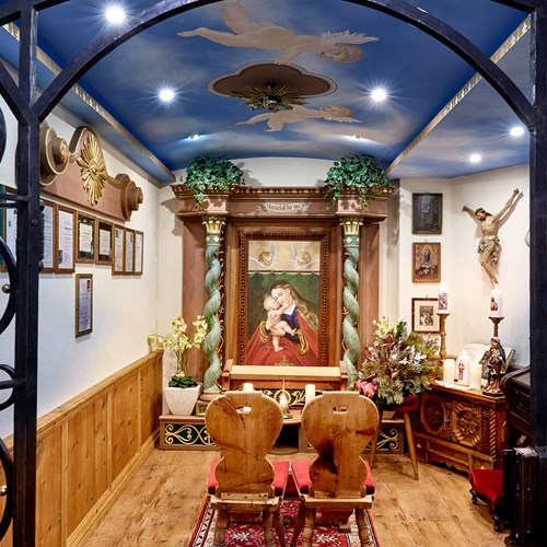 Hotel-Neue-Post-Mayrhofen-hotel-chapel