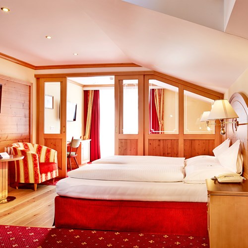 Hotel-Neue-Post-Mayrhofen-ski-resort-junior-suite