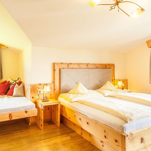 Hotel-Sonnblick-Kaprun-ski-resort-Austria-guest room
