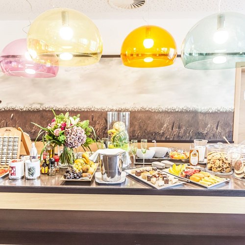 Hotel-Lederer's-Living-design-hotel-Kaprun-breakfast-buffet