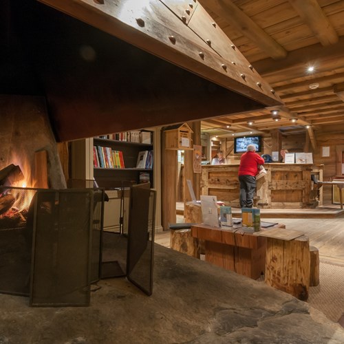 Les-Fermes-de Méribel-self-catering-apartments-France-open fire