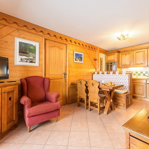 Les-Fermes-de Méribel-Meribel-France-kitchenette-living-room