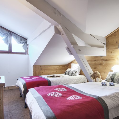 Les-Chalets-du-Forum-Courchevel-1850-twin room