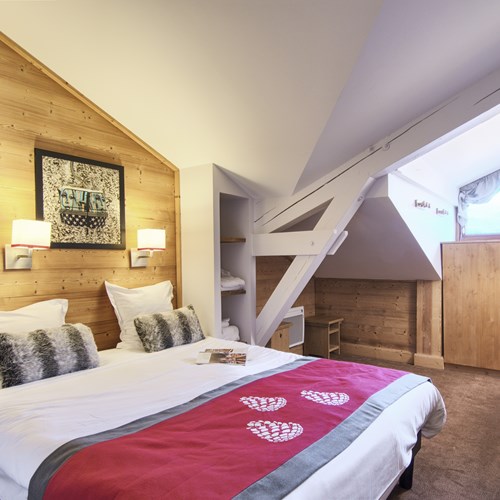 Les-Chalets-du-Forum-Courchevel-1850-double room