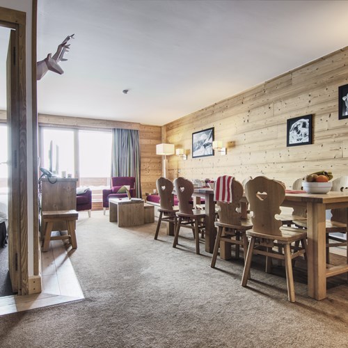 Les-Chalets-du-Forum-Courchevel-1850-apartment lounge and bedroom