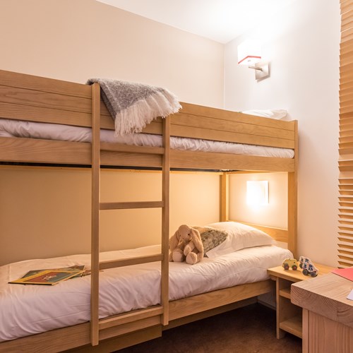Les-Chalets-du-Forum-Courchevel-1850-apartment bunk beds