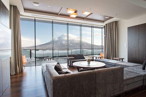 Ki-Niseko-Penthouse-Internal-Yotei-View.jpg
