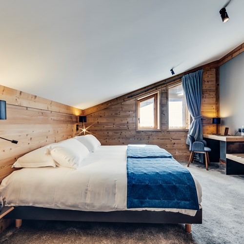 Hotel Avancher in Val d'Isere ski resort duplex suite bed