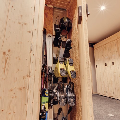 Hotel Avancher Val d'Isere ski lockers