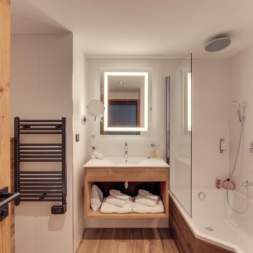 Hotel Avancher in Val d'Isere ski resort comfort room bathroom