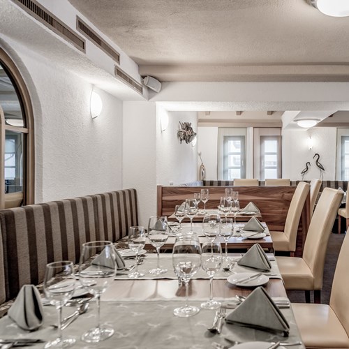 Restaurant dining area at the Hotel Josl in Obergurgl