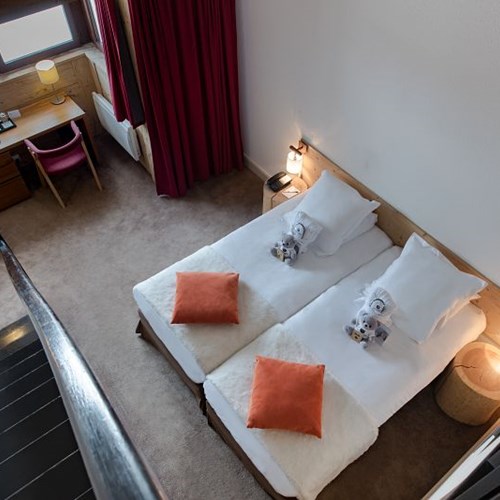 Hotel-Aigle-des-Neiges-Val-dIsere-twin-beds.jpg