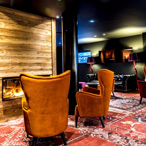 fireplace in the bar Daria I Nor Alpe d'huez