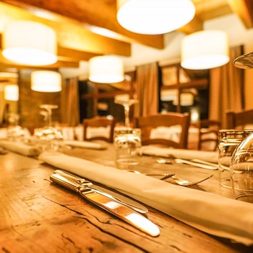 Grand-Hotel-Besson-Sauze-Doulx-dining-table