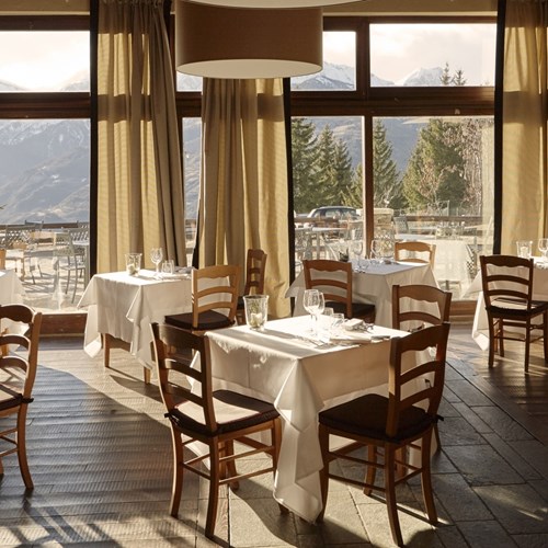 Grand-Hotel-Besson-Sauze-Doulx-restaurant-with-view