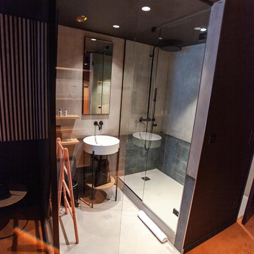 Folie-Douce-Hotel-Chamonix-PREMIUM BATHROOM.jpeg
