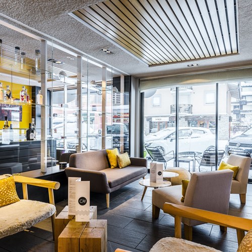 comptoir-nordique-bar-salon-de-thyoan-le-morgane-chamonix.jpg