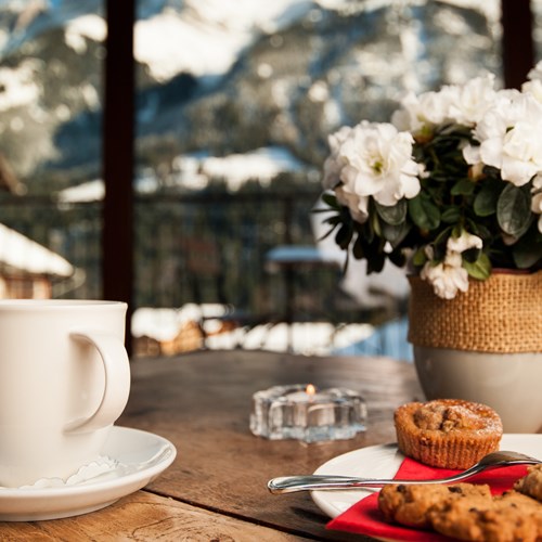 Afternoon complimentary tea and cakes at Hotel Suisse