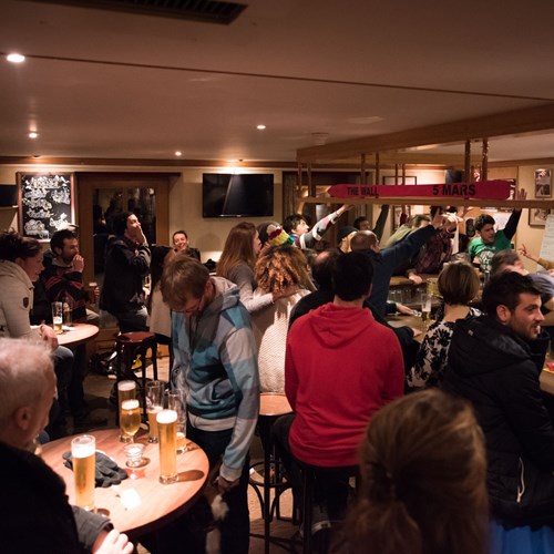 Apres party at Bar des Guides in Hotel Suisse in Champery