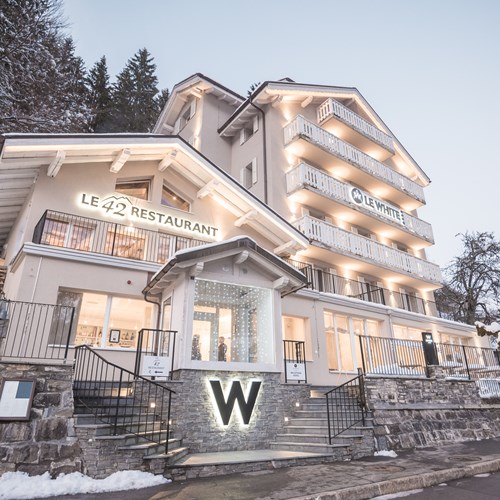 exterior in snow of Le White Champery