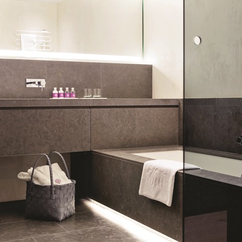 Elisabeth Hotel, luxury ski accommodation in Mayrhofen, Austria. En suite