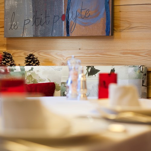 Hotel Chalet Mounier restaurant.jpg