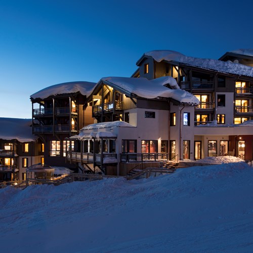 Hotel Le Hameau du Kashmir exterior night.jpg