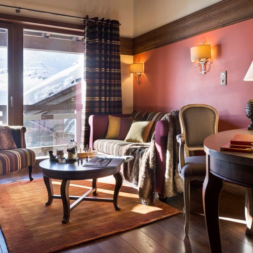 Hotel Le Hameau du Kashmir living area.jpg