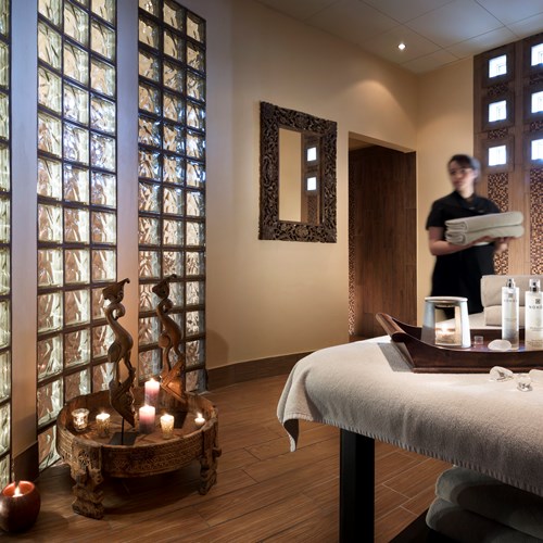 Hotel Le Hameau du Kashmir treatment room.jpg