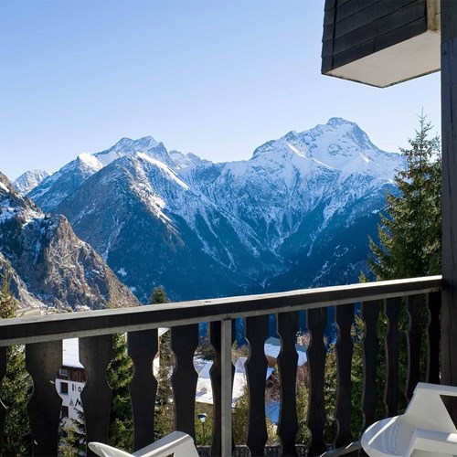 Hotel Ibiza Les Deux Alpes balcony.jpg