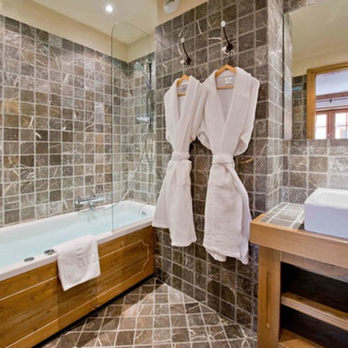 Vieille-Forge-Courchevel-1850-bathroom.jpg