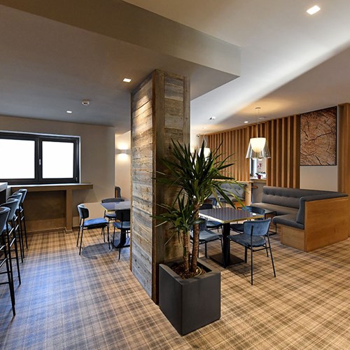 Du Parc Hotel bar and reception.jpg