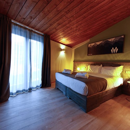Du Parc Hotel bedroom double.jpg