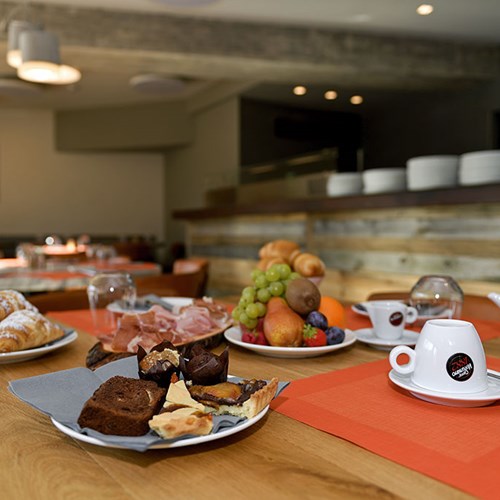 Du Parc Hotel breakfast.jpg