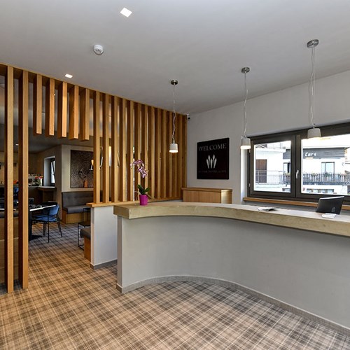 Du Parc Hotel reception.jpg